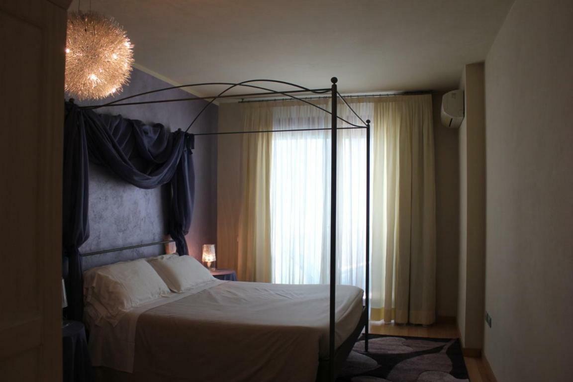 Il Castello Di Lovere Hotell Eksteriør bilde