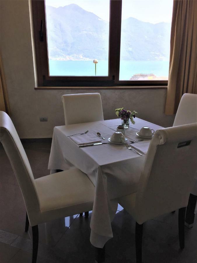 Il Castello Di Lovere Hotell Eksteriør bilde