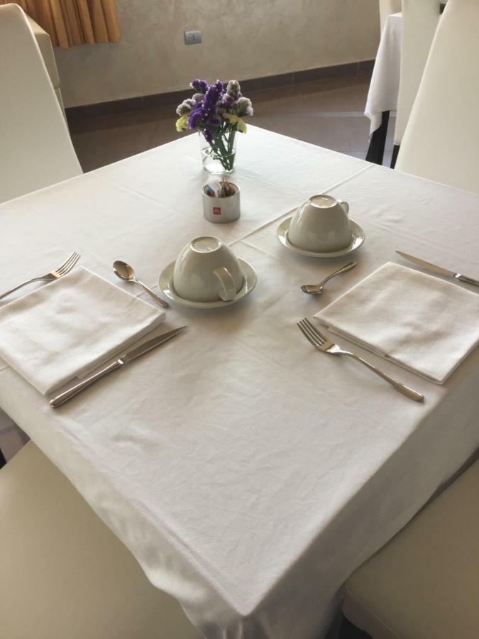 Il Castello Di Lovere Hotell Eksteriør bilde