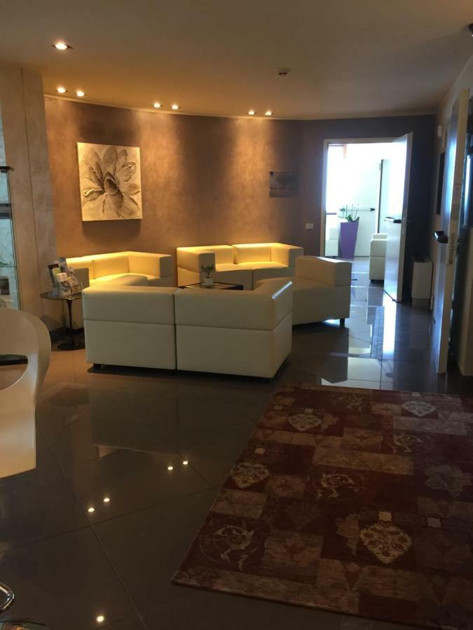 Il Castello Di Lovere Hotell Eksteriør bilde